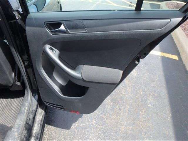 Volkswagen Jetta 2011 photo 20